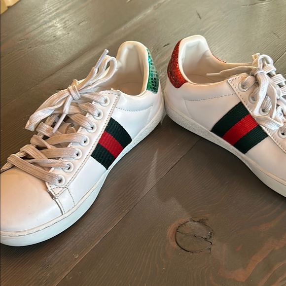 Gucci White Sneakers with Red and Green Stripes - Picture 7 of 9